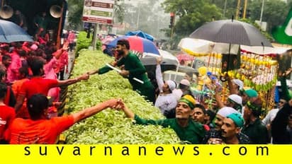 ಗಣೇಶ-ಮೊಹರಂ ಒಂದೇ ರಸ್ತೆಯಲ್ಲಿ: ಸೌಹಾರ್ದತೆ ಬೆರೆತಿದೆ ಭಾರತೀಯನ ರಕ್ತದಲ್ಲಿ!