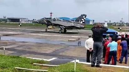 ತೇಜಸ್ ಫಾಸ್ಟ್ ಲ್ಯಾಂಡಿಂಗ್ ಪರೀಕ್ಷೆ ಯಶಸ್ವಿ: ವಿಡಿಯೋ ನೋಡೋದೇ ಚೆಂದ!