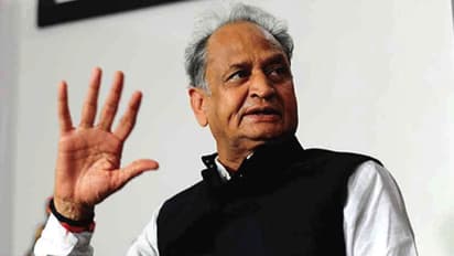 राजस्थान में गहलोत सरकार का बड़ा फैसला, 237 अधिकारियों को किया इधर से उधर