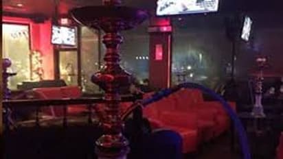 गुरुग्राम में अवैध पार्टी का भंडाफोड़, 120 बीयर की बोतलों के साथ पकड़ाए 36 लड़के और 6 लड़कियां