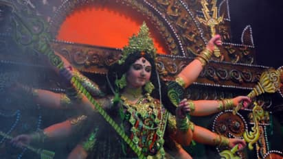 মাতৃ আরাধনায় তরঙ্গের আশ্রয়ে সল্টলেকের লাবণী আবাসন