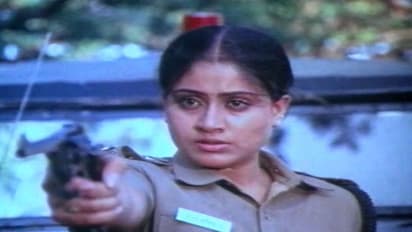 హీరోయిన్లకు కెరీర్ లో ఒక్కసారైనా ఇలాంటి సినిమాలు పడాలి!