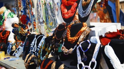 পুজোর জুয়েলারি শপিং করার আগে, দেখে নিন এ বছর কোন ধরণের গয়না রয়েছে ফ্যাশন ট্রেন্ডিং-এ