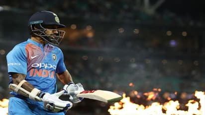 টিকে থাকতে রান করতে হবে ধাওয়ানকে, বলছেন ভিভিএস