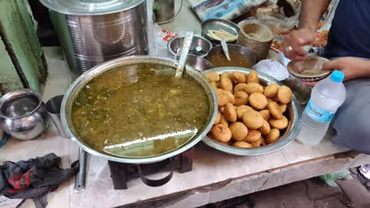 अपने खास स्वाद के लिए मशहूर हैं भारत की ये गलियां, जरूर चखें ये डिसेज