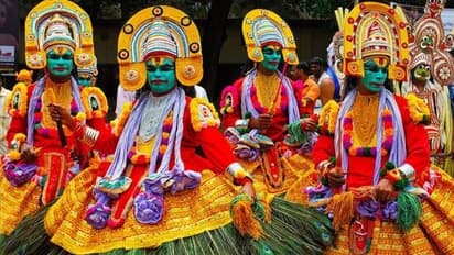 ഓണാഘോഷത്തിന് വിടനല്കാന് ഗംഭീര ഘോഷയാത്ര, 10 സംസ്ഥാനങ്ങളിലെ കലാകാരന്മാര് അണിനിരക്കും; ഉച്ചയ്ക്ക് ശേഷം അവധി