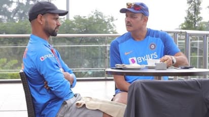 ಕಾಫಿ ವಿತ್ ಧವನ್; ರವಿ ಶಾಸ್ತ್ರಿ ಕಾಲೆಳೆದ ಫ್ಯಾನ್ಸ್!