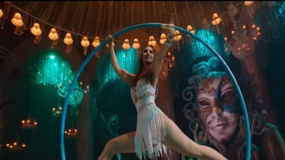 మతిపోగొడుతున్న హీరోయిన్.. పోల్ డాన్స్ లో ఆమె కష్టం చూశారా!