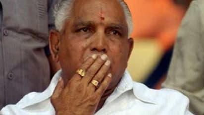BS Yediyurappa: பாலியல் வழக்கில் எடியூரப்பாவுக்கு பெங்களூரு நீதிமன்றம் ஜாமீனில் வெளிவர முடியாத பிடிவாரண்ட்!!