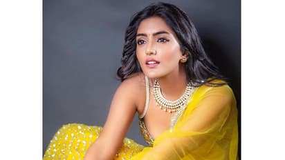 అందంతో మెస్మరైజ్ చేస్తున్న తెలుగమ్మాయి.. ఈషా గ్లామర్ ఫోజులు!