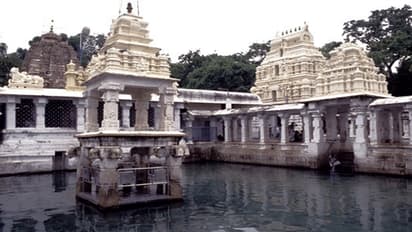 భారీగా వరద నీరు... జలదిగ్భంధంలో మహానంది ఆలయం