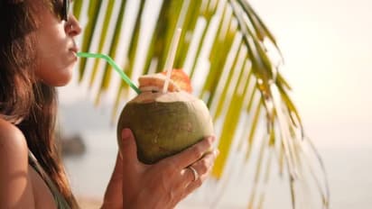 Coconut Water Benefits: ஜிம் செல்லும் நபருக்கு ஏற்ற சூப்பர் பானம்..! மிஸ் பண்ணாம கண்டிப்பாக குடிக்க வேண்டும்..