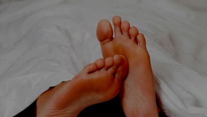 इन 8 की ओर पैर करके सोना या बैठना नहीं चाहिए, ऐसा करने से शुरू हो सकता है आपका बुरा समय