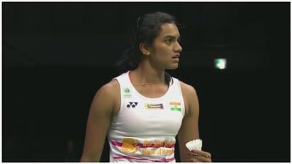 ಚೀನಾ ಓಪನ್‌ ಬ್ಯಾಡ್ಮಿಂಟನ್‌: ಸಿಂಧು ಮುನ್ನಡೆ, ಸೈನಾ ಔಟ್‌