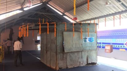 চাওয়ালা থেকে আজ তিনি প্রধানমন্ত্রী, কী অবস্থা নরেন্দ্র মোদীর ছেলেবেলার সেই চায়ের দোকানের