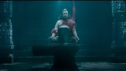 సైరా ట్రైలర్ లో ఇది గమనించారా.. చిరు 'జలస్తంభన విద్య'!