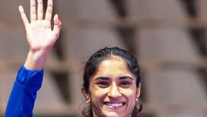 Vinesh Phogat suspended by WFI for indiscipline, Sonam Malik handed notice for misconduct