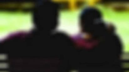 இன்னொரு பெண்ணுடன் ஊர் மேய்ந்த கணவன்..!! வீடியோ வெளியிட்டு தூக்கில் தொங்கிய இளம் பெண்..!!