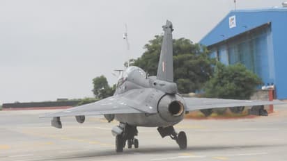 ಫೋಟೋದಲ್ಲಿ ತೇಜಸ್: ಕೆಣಕುವ ಶತ್ರು ಕ್ಷಣಾರ್ಧದಲ್ಲಿ ಖಲಾಸ್!