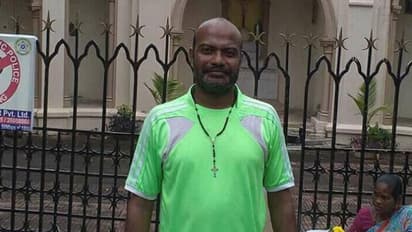 জীবিকা বাঁচানোর লড়াই করছেন বাগানের প্রাক্তন ফুটবলার, মায়া নগরীতে উদয় কোনারের অসম লড়াই