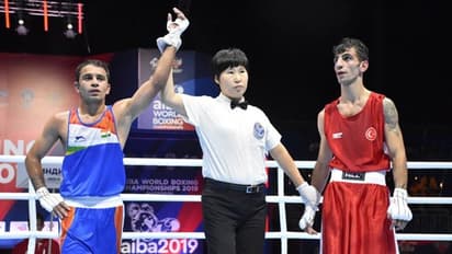 ವಿಶ್ವ ಬಾಕ್ಸಿಂಗ್‌ ಚಾಂಪಿಯನ್‌ಶಿಪ್: ಸೆಮೀಸ್‌ಗೆ ಅಮಿತ್‌, ಮನೀ​ಶ್‌