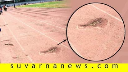 ಗುಂಡಿಬಿದ್ದ ಟ್ರ್ಯಾಕ್‌ನಲ್ಲಿ ದಸರಾ ಕೂಟ!