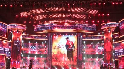 முந்தைய சாதனைகளை அடித்து நெருங்கிய விஜய்! ட்விட்டர் வரலாற்றில் இடம்பிடித்த பிகில்! கொண்டாடும் ரசிகர்கள்!