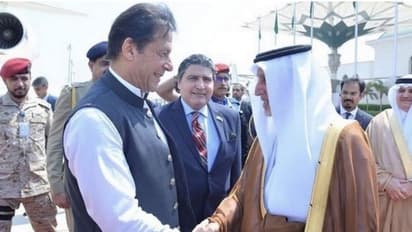 പാക് പ്രധാനമന്ത്രി സൗദിയിലെത്തി; കശ്മീര് വിഷയം ചര്ച്ച ചെയ്യുമെന്ന് റിപ്പോര്ട്ട്