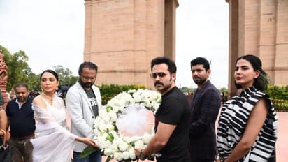 Emraan Hashmi pays tribute to bravehearts at Amar Jawan Jyoti in Delhi