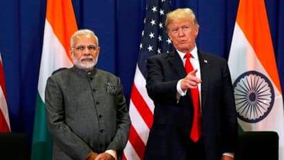 বাকি ৪৮ ঘন্টা, একমঞ্চে মোদী-ট্রাম্প, 'হাউডি মোদী'-র উত্তেজনায় জল ঢালছে 'ইমেলডা'