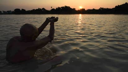 বারে বারে দুর্ঘটনার শিকার হচ্ছেন, পিতৃদোষের কারণে হতে পারে এমন একাধিক সমস্যা
