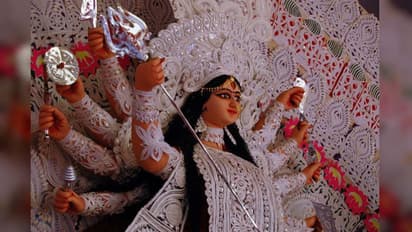 ধরাধামকে সংকটমুক্ত করতে কিভাবে আর্বিভাব মায়ের, জানুন সেই কাহিনি