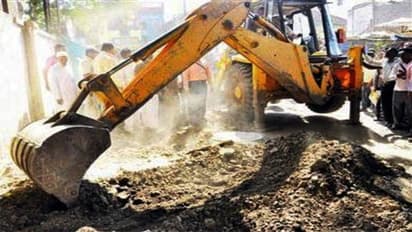 ಬೆಂಗಳೂರು: ರಾಜಕಾಲುವೆ ಒತ್ತುವರಿ ತೆರವು ಮಾಡದ ತಹಸೀಲ್ದಾರ್‌ ಸಸ್ಪೆಂಡ್ 