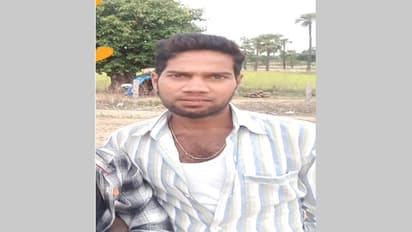 చేతబడి చేశాడనే అనుమానంతో... చితిపై పడుకోబెట్టి..