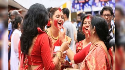 ಬೆಳಗಾವಿ: ಕಿತ್ತೂರು ಉತ್ಸವದಲ್ಲಿ ಮೆರಗು ತಂದ ಮಹಿಳೆಯರು