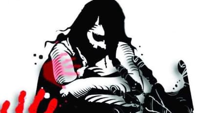 భర్తతో గొడవ: ఒంటరిగా వెళ్తున్న వివాహితపై గ్యాంగ్రేప్