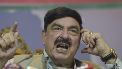 सऊदी क्राउन प्रिंस के सामने नाक रगड़ रहे हैं आर्मी चीफ और भारत को परमाणु हमले की धमकी दे रहे पाक मंत्री