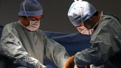 ലിം​ഗത്തിലെ തൊലി പൊളിഞ്ഞടർന്നു, സഹിക്കാനാവാത്ത വേദന, അവസാനം 'തേൻ ചികിത്സ' ഫലിച്ചു