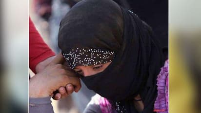 11 साल के लिव-इन रिलेशन के बाद प्रेमी को सबक सिखाने धरने पर बैठी प्रेमिका