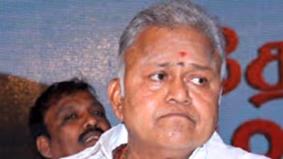 கேப்டன பாக்கவிட மாட்டேங்கிறாங்க.. விஜயகாந்த் போட்டோவை பார்த்து குலுங்கி குலுங்கி அழும் ராதாரவி.