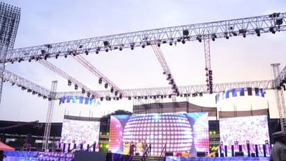 సైరా ప్రీరిలీజ్ ఈవెంట్: రామ్ లక్ష్మణ్ వచ్చేశారు.. జనసంద్రంలా ఎల్బీ స్టేడియం!