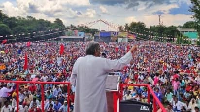 এবিসি ভুলিয়ে এখন এনআরসি শেখাচ্ছে, কেন্দ্রকে তোপ সূর্যকান্তর