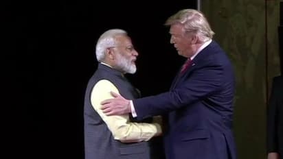 ಸ್ನೇಹಕ್ಕೆ ಸ್ನೇಹ..ಪ್ರೀತಿಗೆ ಪ್ರೀತಿ... ಮೋದಿ-ಟ್ರಂಪ್ ಜುಗಲ್ಬಂದಿ, ಪಾಕ್ಗೆ ಫಜೀತಿ