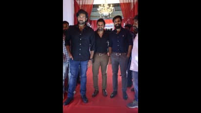 సైరా ప్రీరిలీజ్ ఈవెంట్ ఫొటోస్.. చిరు, పవన్, రాజమౌళి ఒకే వేదికపై..!