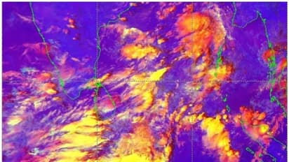 കേരളത്തിൽ നാല് ദിവസം കനത്ത മഴയ്ക്ക് സാധ്യത; നാളെ കടലിൽ പോകരുതെന്ന് മുന്നറിയിപ്പ്