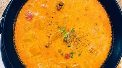 পুজোয় নিরামিষ ভেবেই চিন্তায় পড়েছেন, তাহলে একবার ট্রাই করে দেখতেই পারেন মিষ্টি কুমড়োর কোর্মা