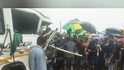 असम में NH37 पर बड़ा हादसा, अब तक 10 ने तोड़ा दम