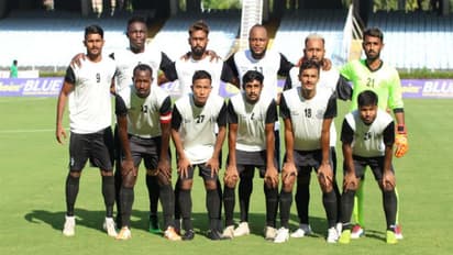 মহমেডানের জয়ে জমে গেল লিগের লড়াই, স্বস্তির নিশ্বাস লাল-হলুদ শিবিরে