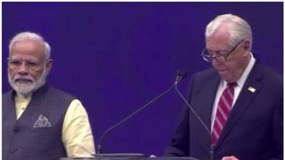 'ഹൗഡി മോദി' പരിപാടിയിൽ അമേരിക്കൻ സെനറ്ററിലൂടെ സാന്നിധ്യമറിയിച്ച് ഗാന്ധിജിയും നെഹ്റുവും