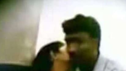 கள்ளக்காதலனுடன் வெறி கொண்ட உறவு.!! கணவனை போட்டுத்தள்ள போட்ட பலே பிளான்...!!